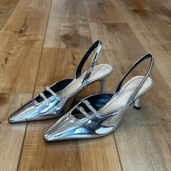 NWT Gianni Bini Marlie Silver Metallic Pointy Slingback Dressy Heels Size 8 - Picture 4 of 14